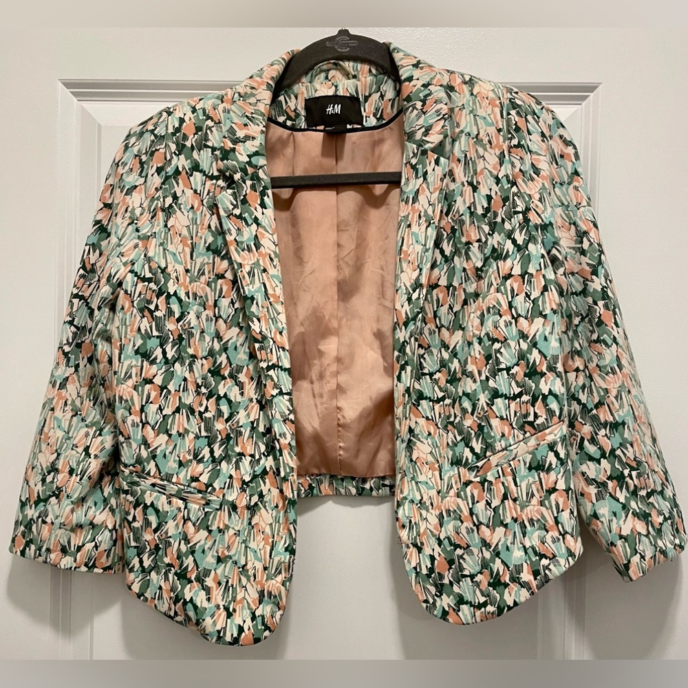 H&M Cropped Patterned Blazer
